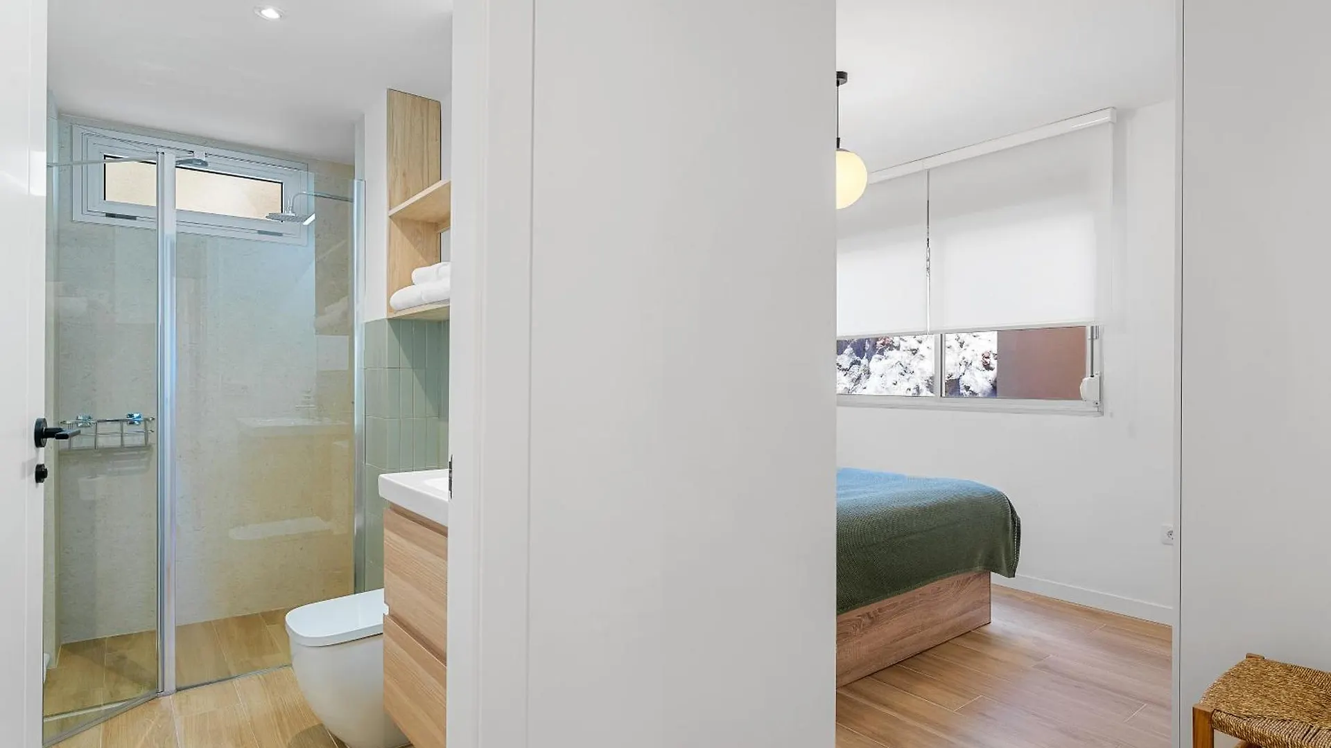 Stylish Apartment With Stunning Views & Parking Radazul