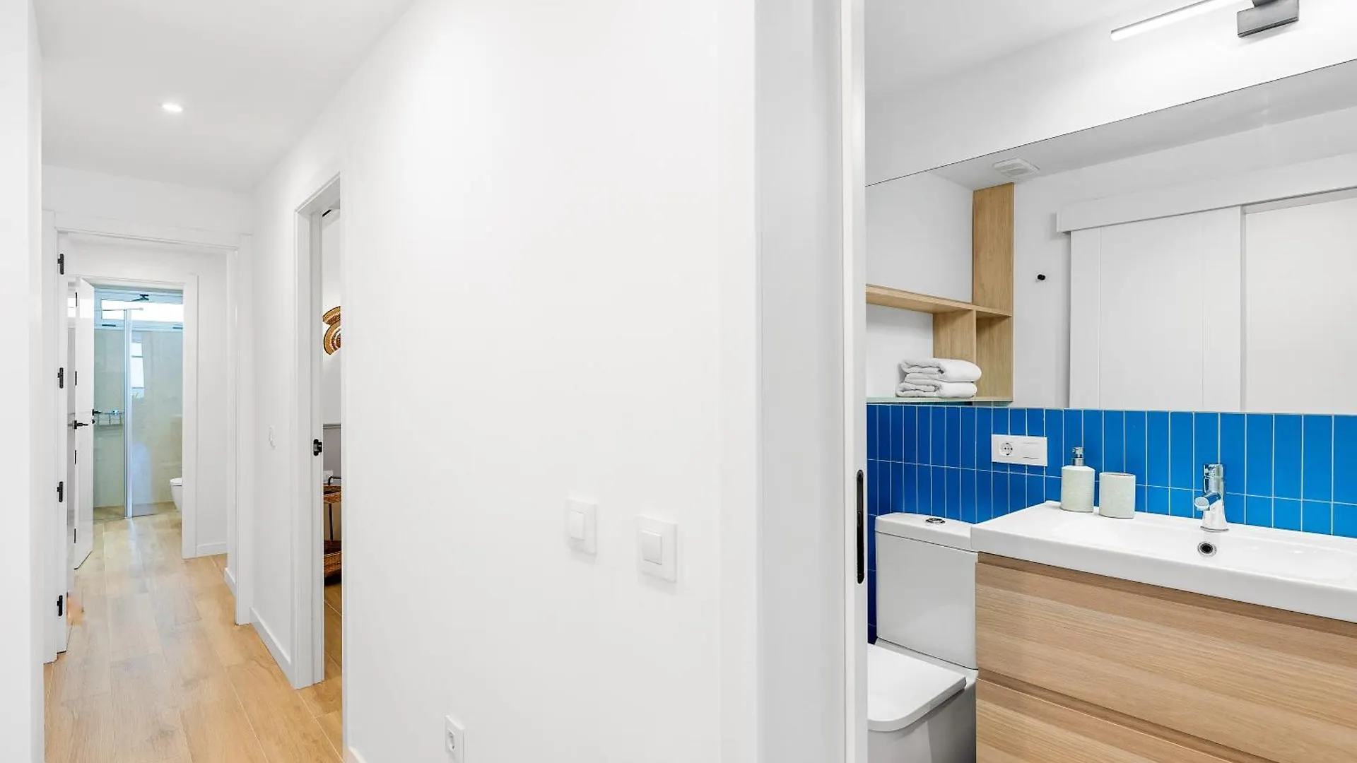 Stylish Apartment With Stunning Views & Parking Radazul