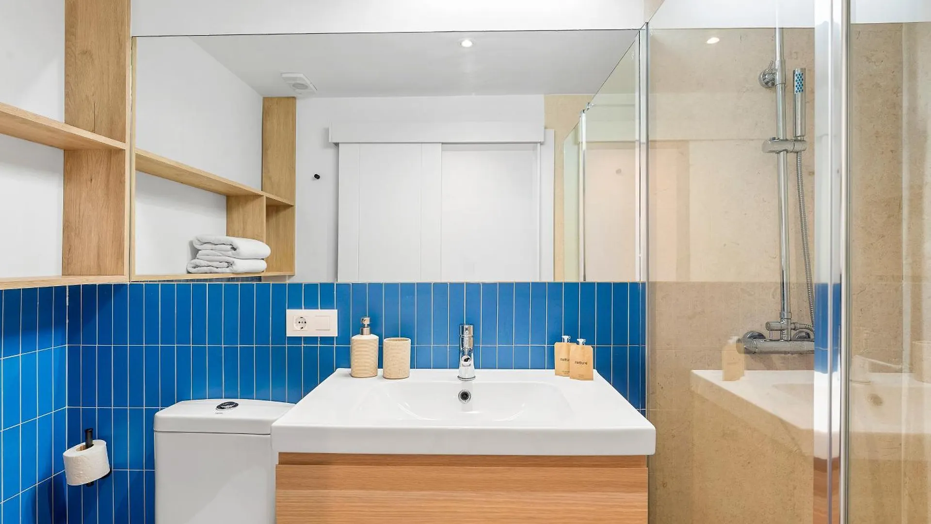 Stylish Apartment With Stunning Views & Parking Radazul إسبانيا