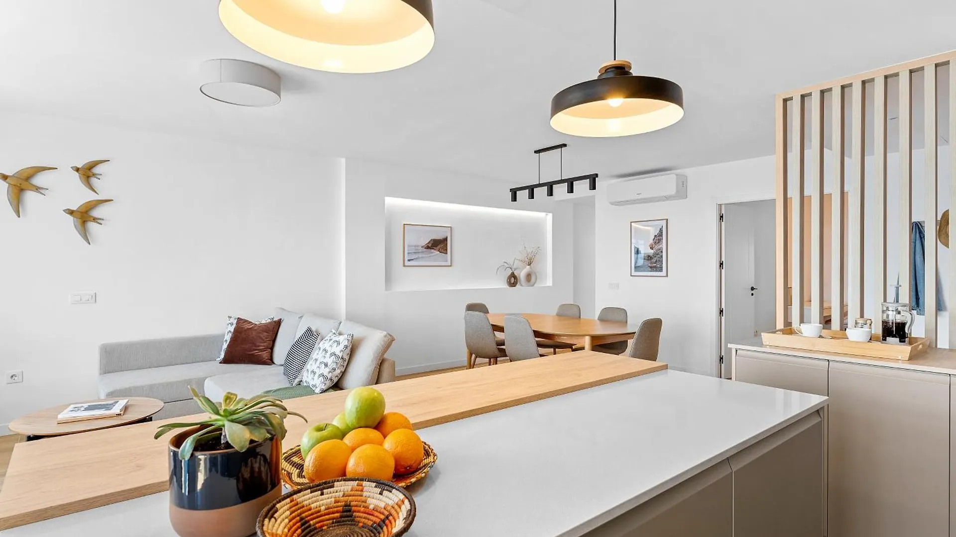 Stylish Apartment With Stunning Views & Parking Radazul 0*,  Spain