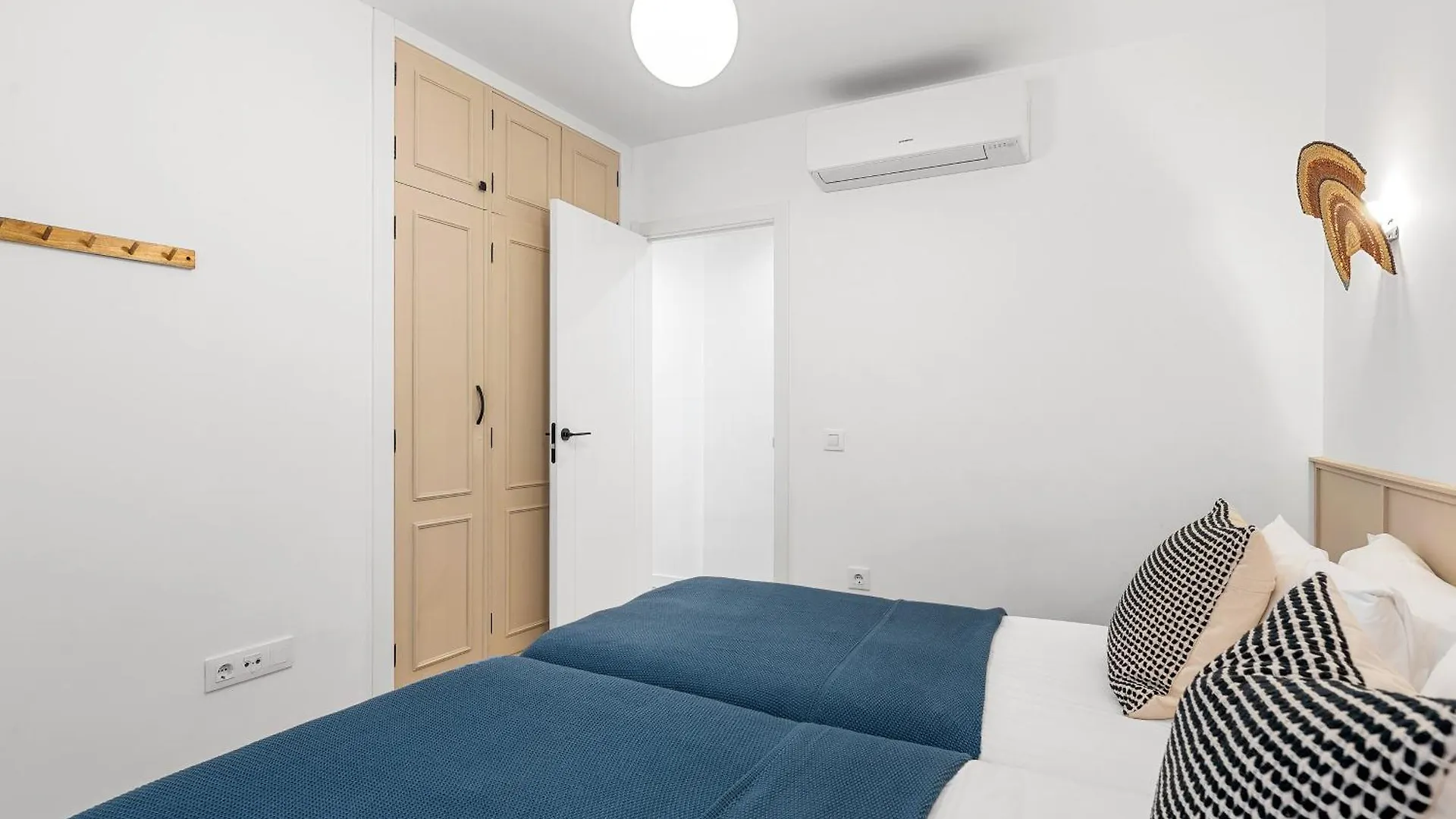 Stylish Apartment With Stunning Views & Parking Radazul إسبانيا