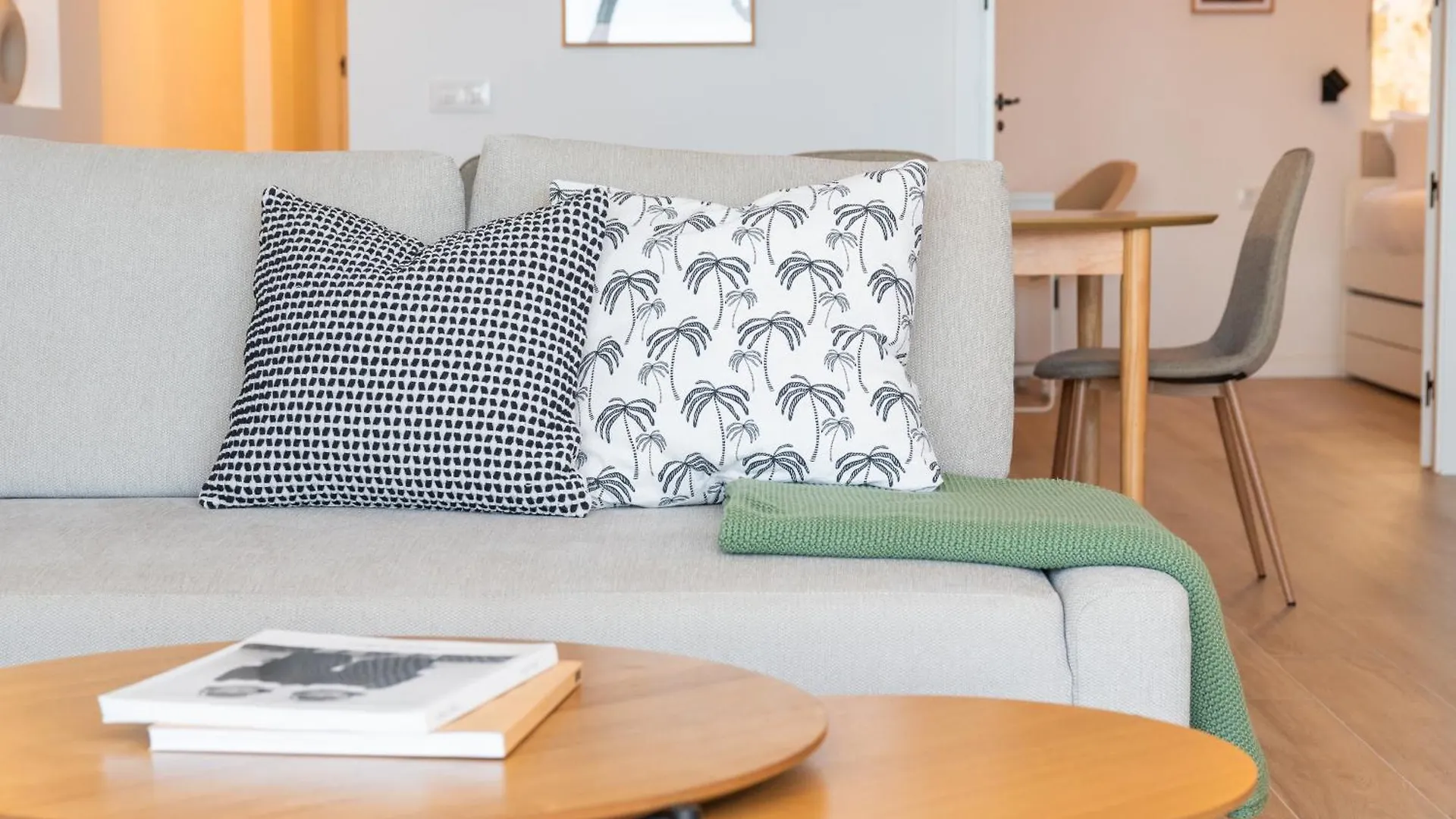 Stylish Apartment With Stunning Views & Parking Radazul إسبانيا